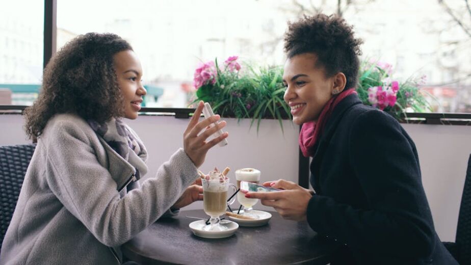 What to Talk About at Your First Stranger Brunch: A Natural Conversation Guide