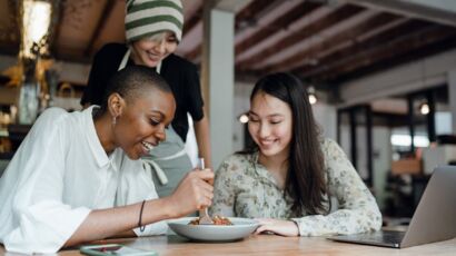 AI Matching vs Random Meetups: What Actually Improves Offline Social Quality?
